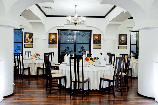 salon galerie restaurant vatra neamului mic 3